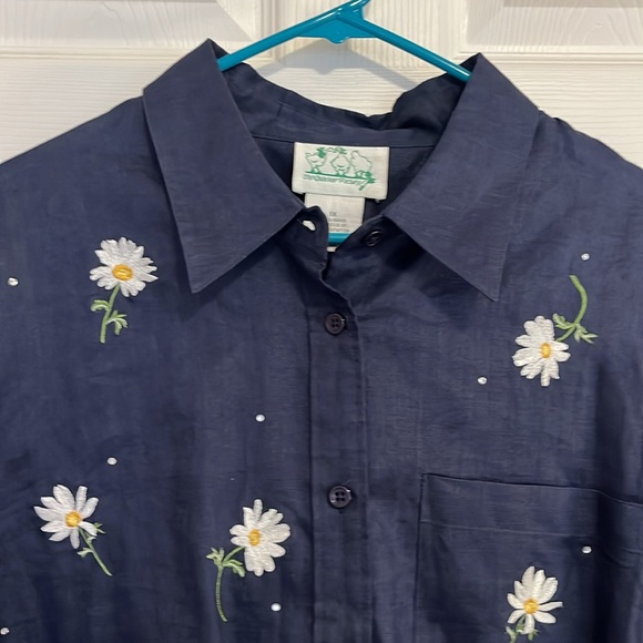 Quacker Factory Navy Blue Ramie Tunic Blouse w/ Embroidered Daisies Women’s 1X - Picture 3 of 14